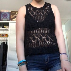 black knitted sleeveless too